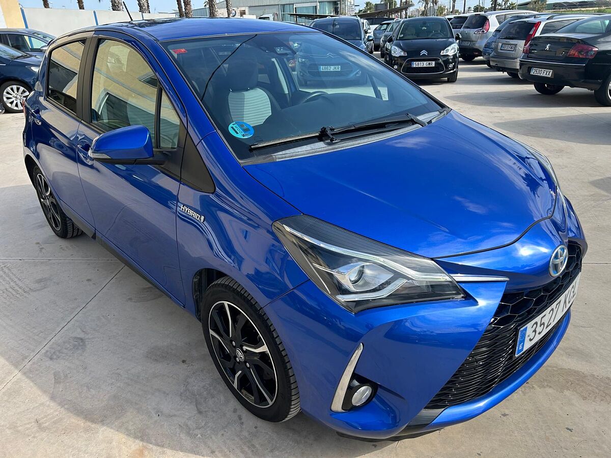 TOYOTA YARIS ADVANCE 1.5 HYBRID AUTO SPANISH LHD IN SPAIN 35000 MILES 2017